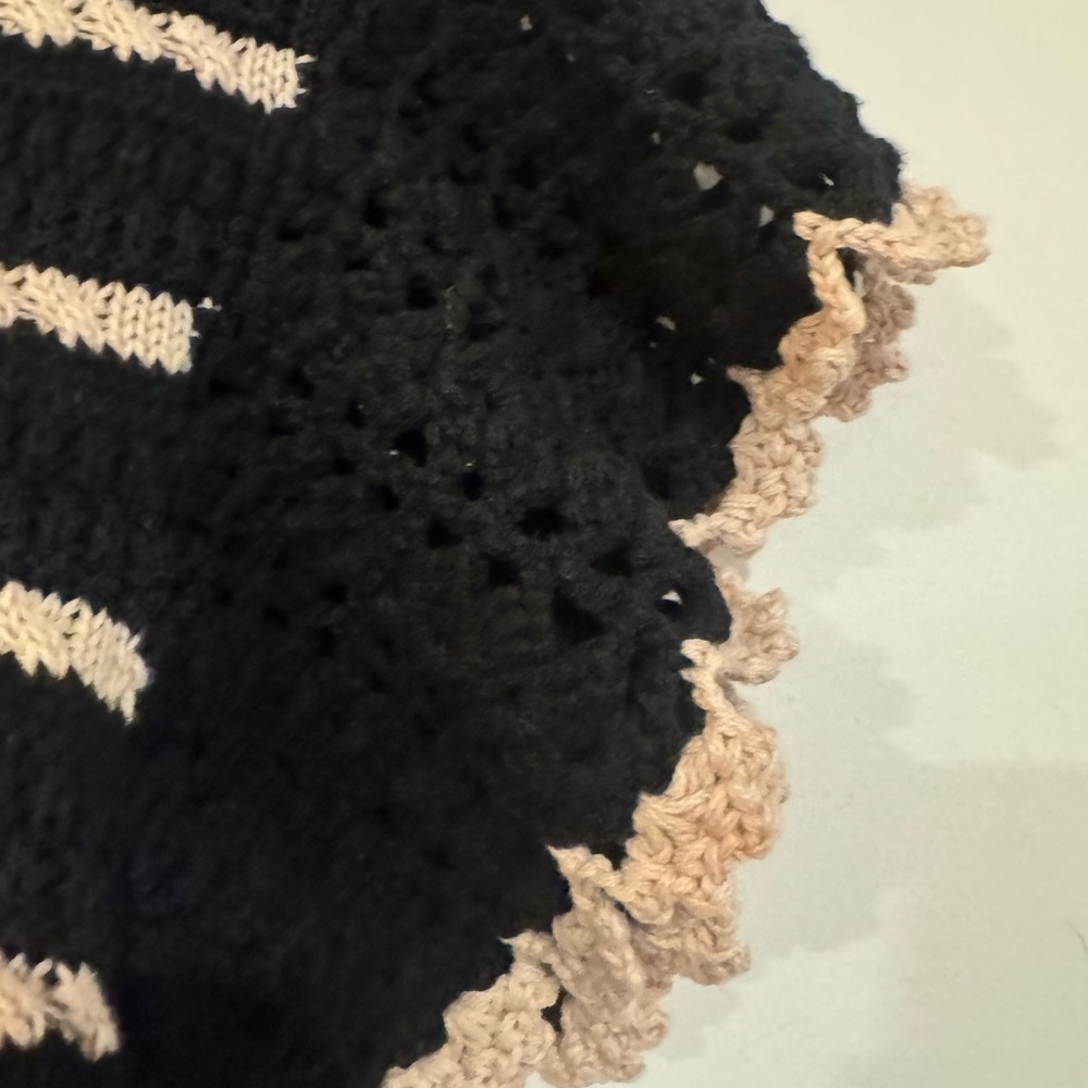 ELAN Black & Natural Striped Crochet Ruffle Sleeve Top - NWT - Picture 12 of 15